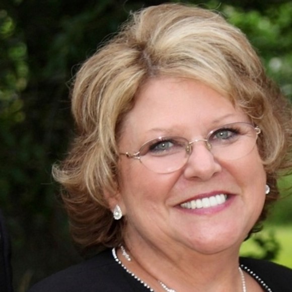 Meet your Posher, Debra - Picture 1 of 1